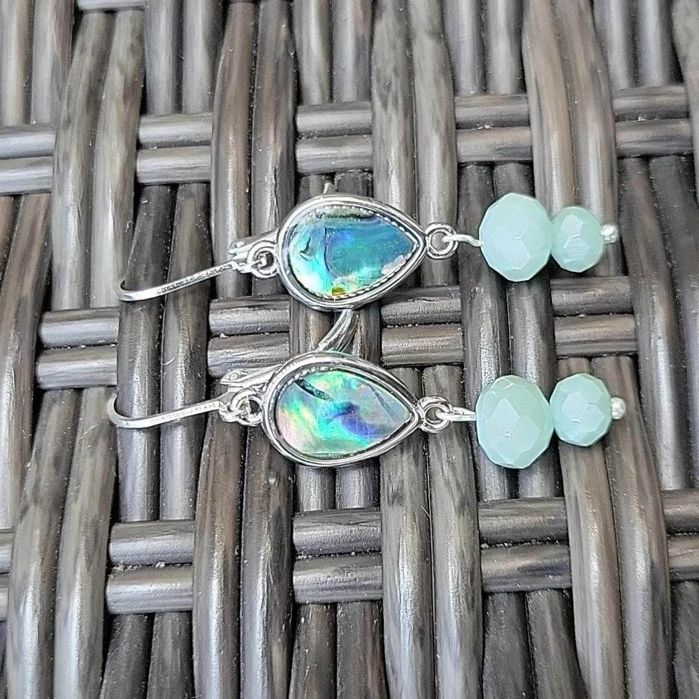 Aerrings silver tone/  drop earrings